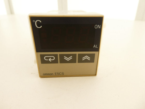omron Temperaturregler / E5CS-R1KJX-520 / 100...240V AC