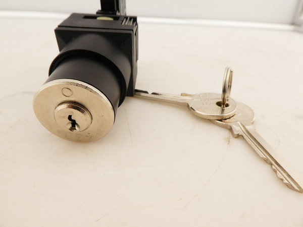 SIEMENS Schlüsselschalter mit 3SB3400-0A / 2 Schlüssel