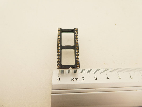 14 Stück IC-Sockel / 28-Polig / 612-87-628-41-001101
